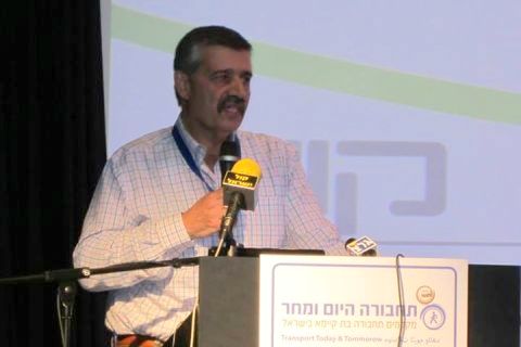 ציון פת. לתת את הדעת לקווי תלמידים [צילום: מוטי פנחסי]