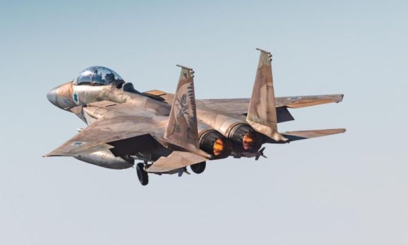 מטוסי קרב פועלים בחופשיות בשמי אירן [צילום: דובר צה"ל]
