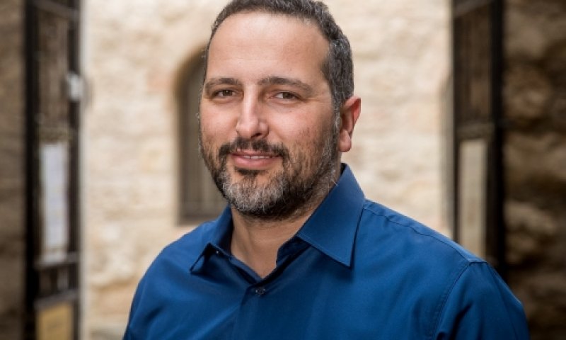 פרי. הקבוצה קרסה [צילום: יונתן זינדל, פלאש 90]