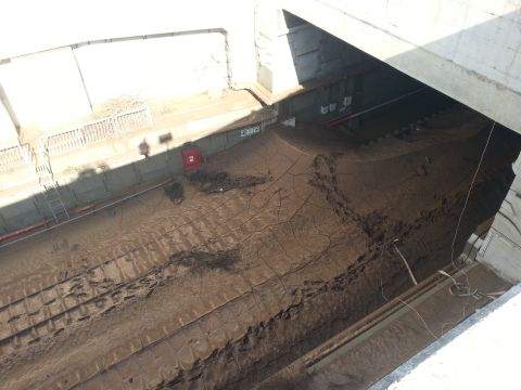 המסילה מוצפת בסחף [צילום: רכבת ישראל]
