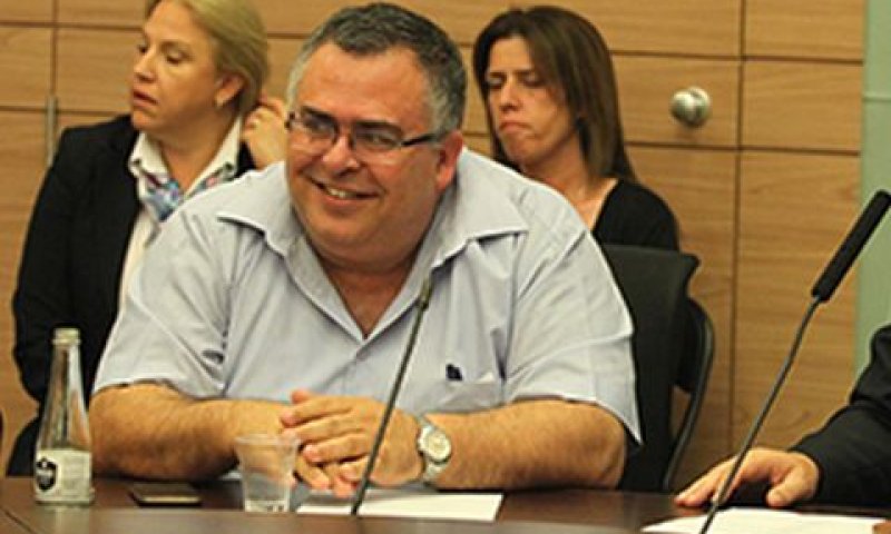 ביטן. בעד הטייס האוטומטי