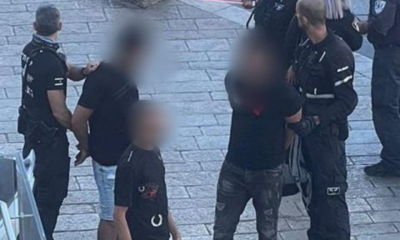 מעצר החשוד [צילום: דוברות המשטרה]