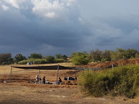 חפירת רשות העתיקות בשנת 2018, פני הקמת שכונת אגמים [צילום: יעל עבאדי-רייס, רשות העתיקות]