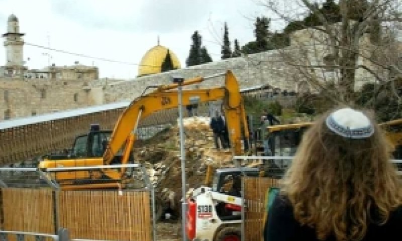הנגשה לשוטרים ולנכים [צילום: פלאש 90]