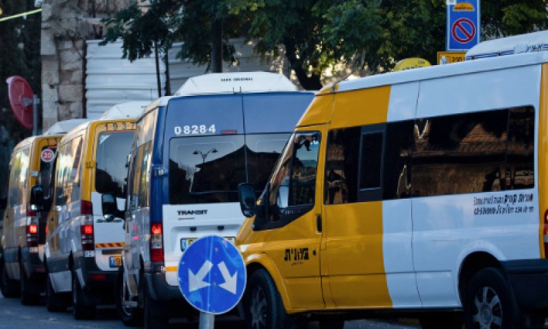 הנסיעה במוניות השירות תעלה יותר [צילום: יונתן זינדל/פלאש 90]