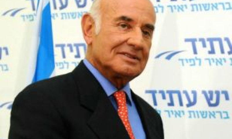 פרי. מציע עתיד אחר [צילום: פלאש 90]