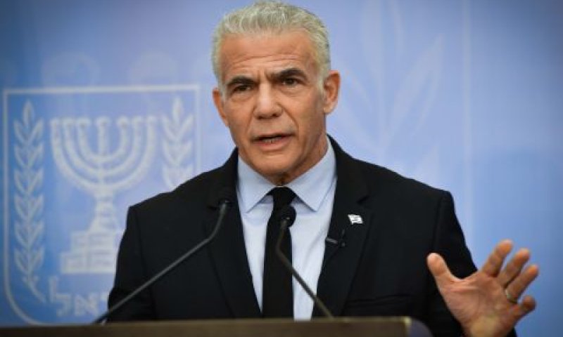 לפיד. "בזיון לכל אדם שעובד ומשלם מיסים" [צילום: אבשלום ששוני/פלאש 90]
