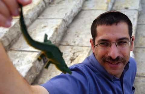 אורי אורבך. מה הוא עושה שם? [צילום: פלאש 90]