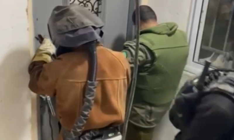 איטום בית המחבל; נדחו טענות המשפחה [צילום: דוברות המשטרה]