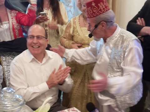 שר הביטחון יעלון חוגג [צילום: משרד הביטחון]