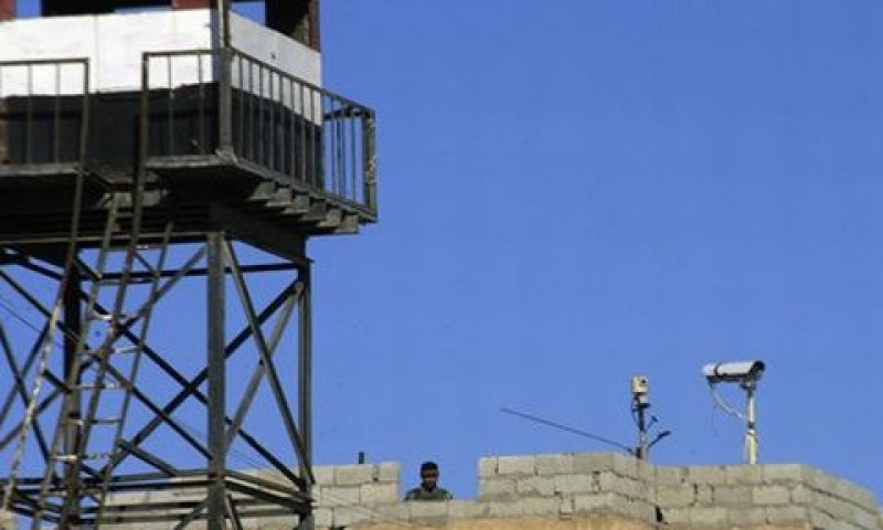 המצרים לא יפתחו המעבר [צילום: AP]
