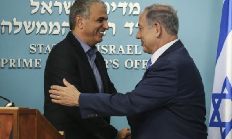 נתניהו וכחלון. יצחקי מאחורי היוזמה [צילום: הדס פרוש/פלאש 90]