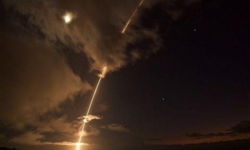 טיל נ"מ חדש ומשופר מדגם סטאנדארט (ס-ם) 6 [צילום: PRNewsfoto/Lockheed Martin]