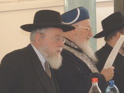 חובה להילחם במהלך. הרבנים מרדכי אליהו ודב ליאור