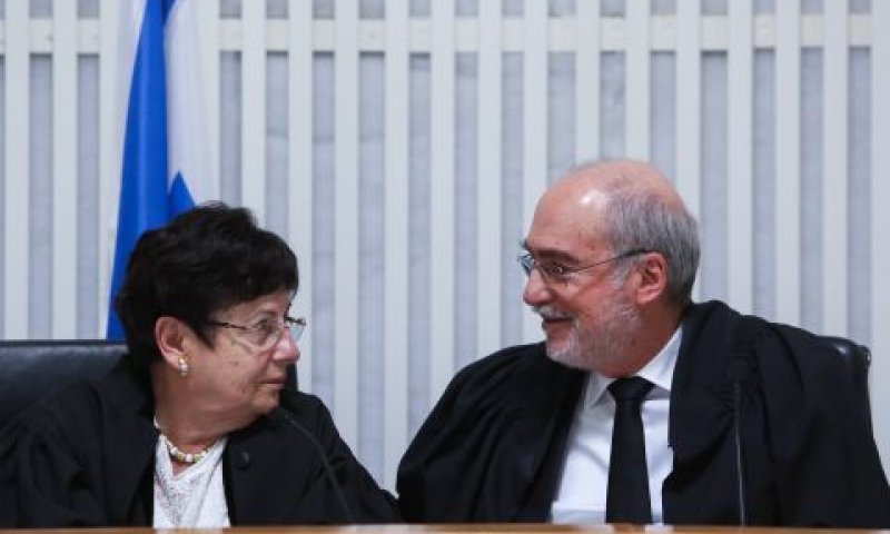 גרוניס ונאור. שרשרת הדורות [צילום: פלאש 90]
