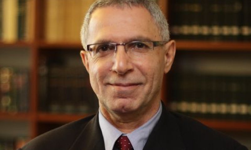 יצחקניא. "אריגה מלאכותית"