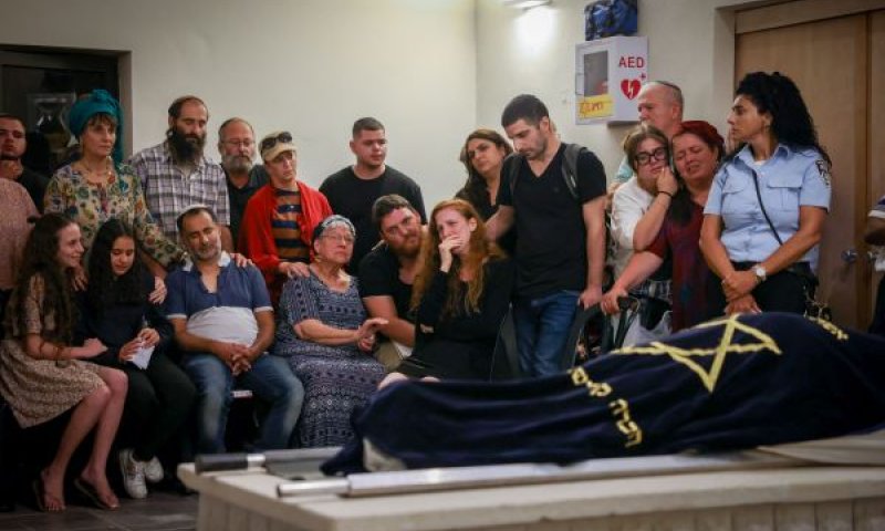 הלווייתה של בת שבע נגרי [צילום: חיים גולדברג/פלאש 90]