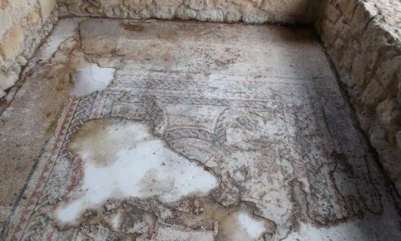 טרסות ושרידי וילה
