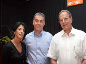 עמיקם כהן, מנכ"ל פרטנר, אלון ברמן, סמנכ"ל הטכנלוגיות ואיריס בק, סמנכ"ל השיווק והתוכן של פרטנר