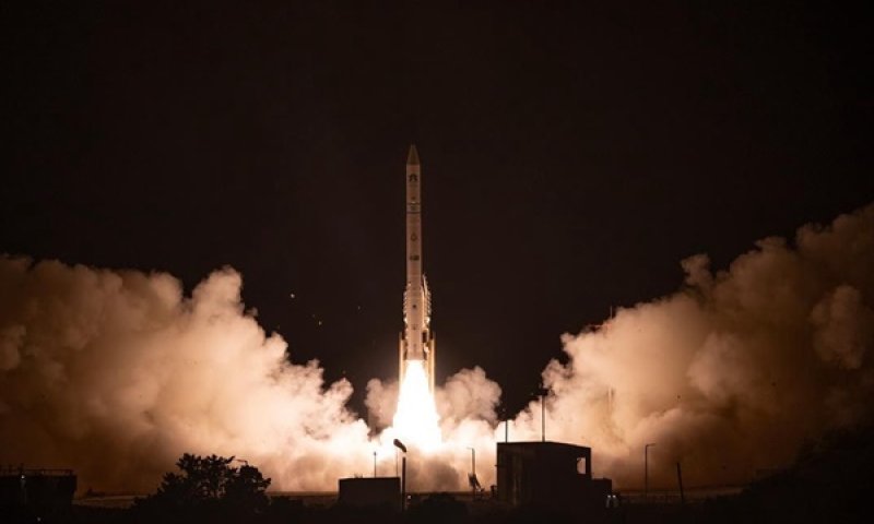 הלוויין יעבור להפעלה באחריות יחידה 9900 [צילום: משרד הביטחון]