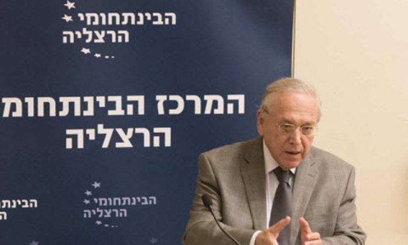 פרופ' רייכמן במרכז הבינתחומי [צילום: אורן שלו]