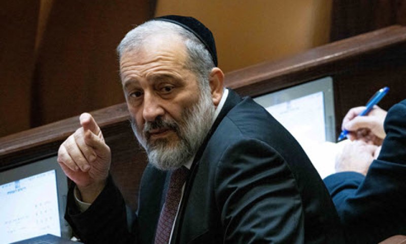 דרעי. העביר דרך אחיו [צילום: יונתן זינדל, פלאש 90]