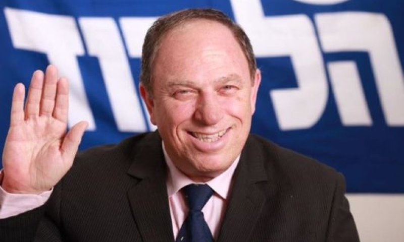 שראל. הגיע אחרון [צילום: הדף הרשמי]