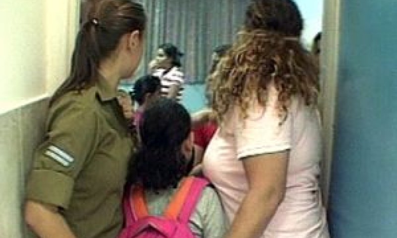 הילדים יאלצו לחכות זמן רב יותר ללא מיגון בבתי הספר[צילום: ערוץ 2]