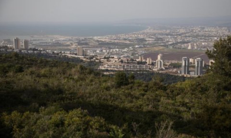 מפרץ חיפה. דיווחי תושבים על ריח חריף [צילום: הדס פרוש/פלאש 90]