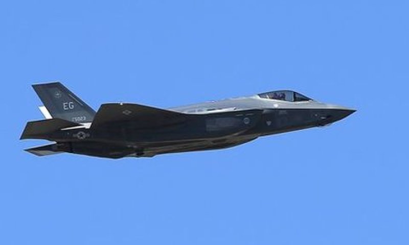 הפצצה מן האוויר [צילום: רוס פרנקלין, AP]