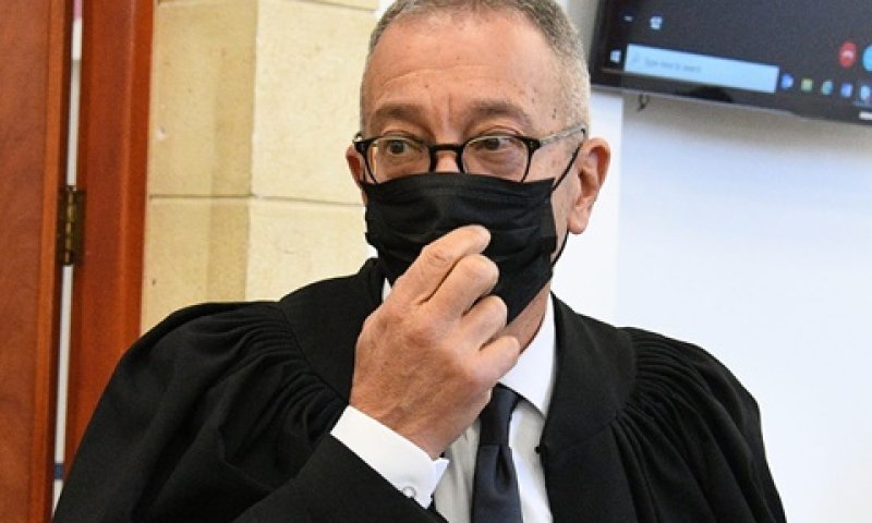 בן-צור. "מידיעתי האישית" [צילום: ראובן קסטרו, פול]