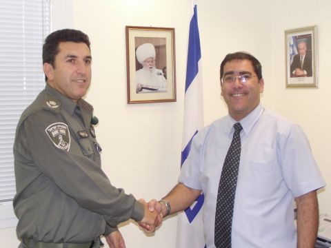 שר-שלום ג'רבי עם מפקד מג"ב ניצב יורם הלוי [צילום: יוסי בן-חמו]