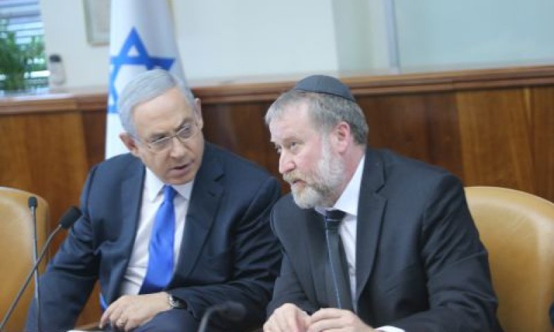 מנדלבליט ונתניהו. לקראת הכרעה [צילום: אלכס קולומויסקי]