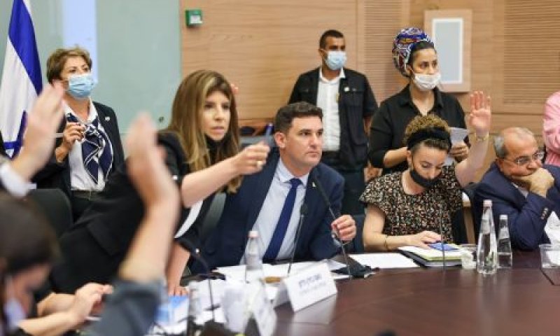 הצבעה בוועדה המסדרת [צילום: נועם מושקוביץ/דוברות הכנסת]