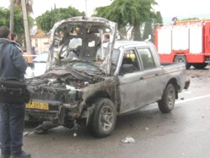הרכב לאחר הפיצוץ בבית שמש [צילום: דוברות הצלה ישראל]