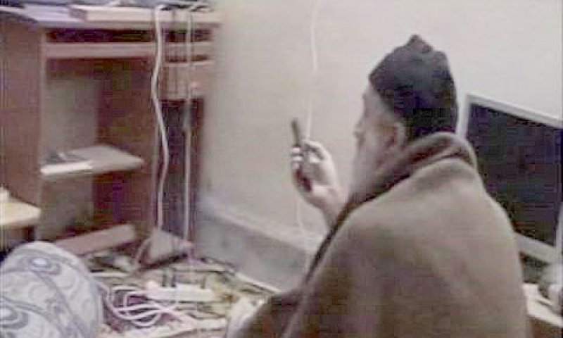 בן לאדן באחוזתו [צילום: AP]