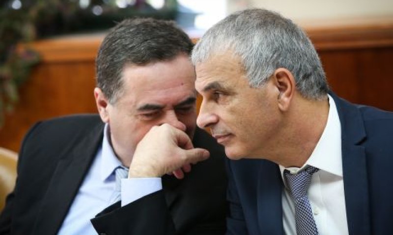 כחלון וכ"ץ. עשו חצי עבודה [צילום: אלכס קולומויסקי]