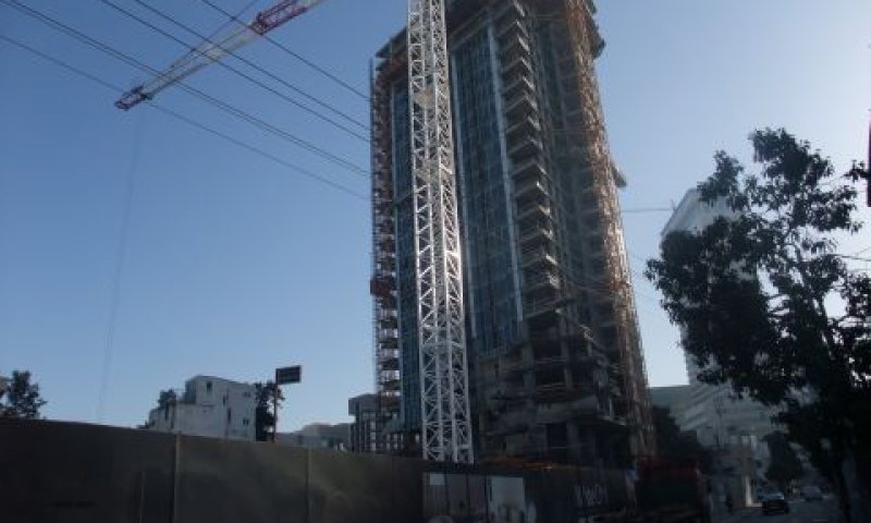 White City. עד 100,000 שקל למ"ר בנוי