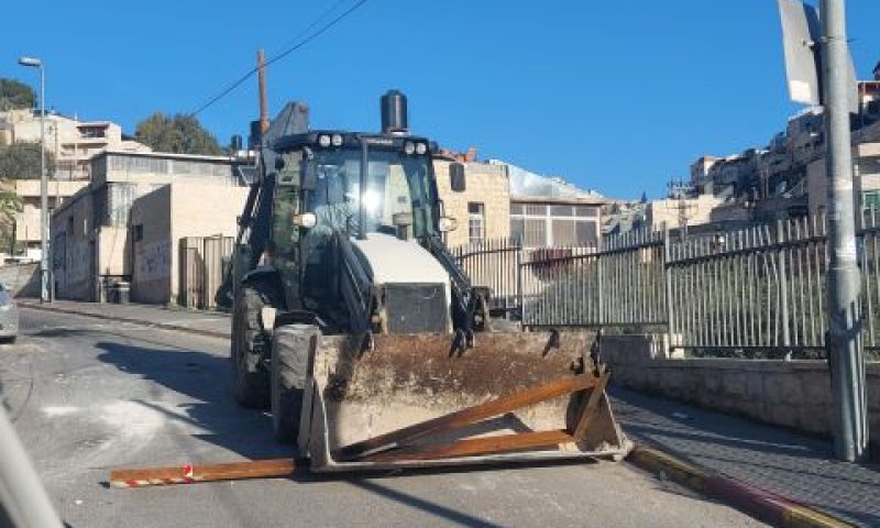 המשטרה פועלת להסרת החסימות [צילום: דוברות המשטרה]