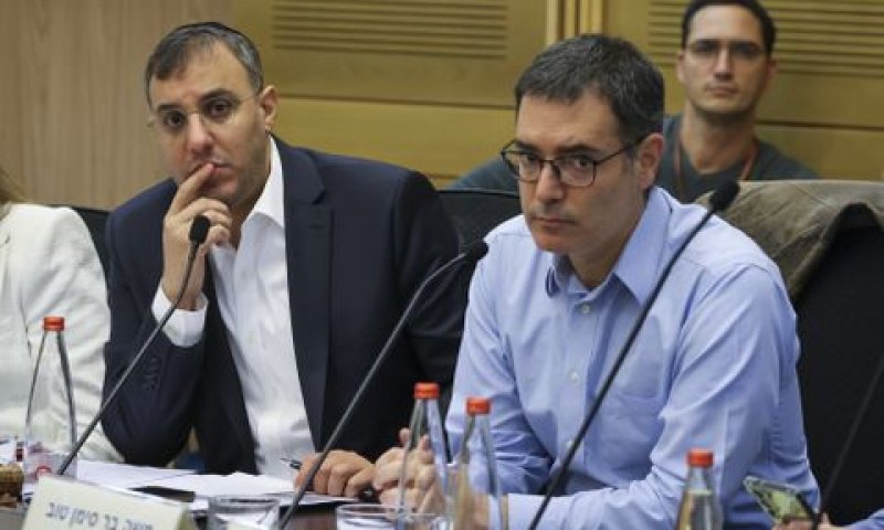 בר סימנטוב. התוכנית מופנית בעיקר לניצולי הטבח, שוטרים וכבאים [צילום: נועם מושקוביץ, דוברות הכנסת]