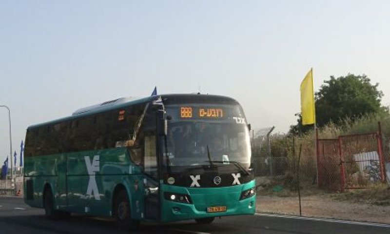 אוטובוס למירון [צילום: אברהם שטרן]
