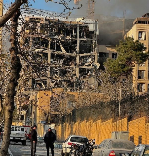 בניין המגורים שהופצץ, בו שוכן ביתו של כמאל ח'ראזי.
