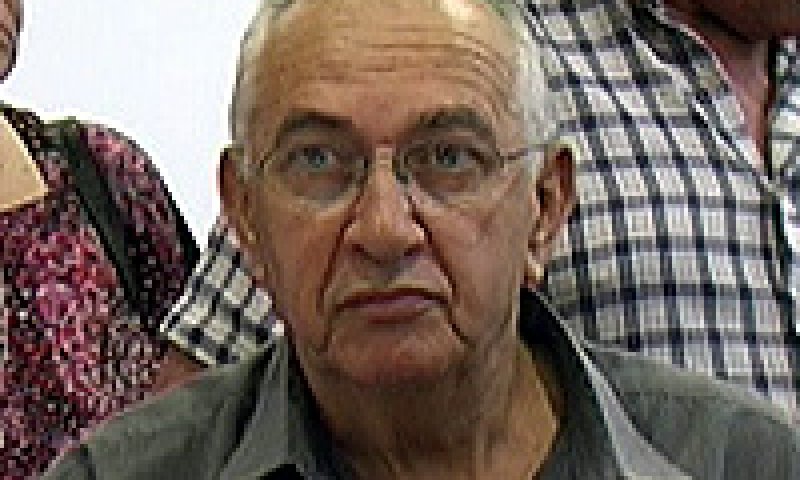 לא הטריד. ניצן [בוצ&acute;צ&acute;ו]