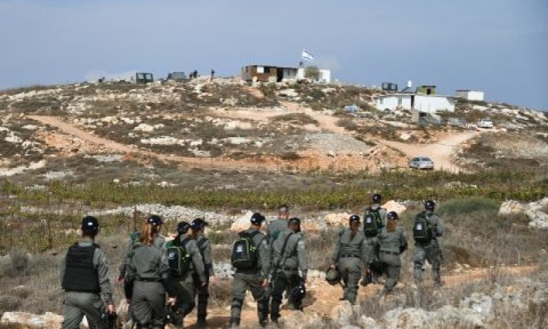 הפינוי בגבעת "קומי אורי" [צילום: סרייה דיאמנט/פלאש 90]