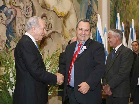 אהוד ברק בברכות להצלחה