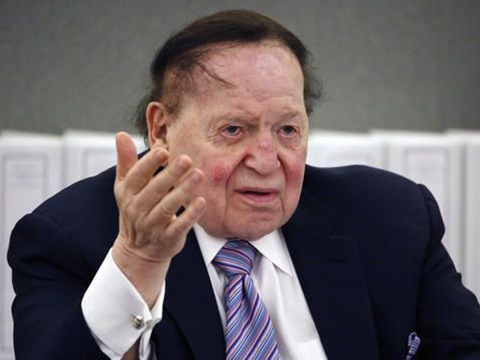 אדלסון. מקום קרוב לנשיא [צילום: ג'ון לוכר, AP]