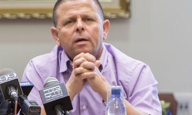 איתן כבל [צילום: יונתן סינדל/פלאש 90]