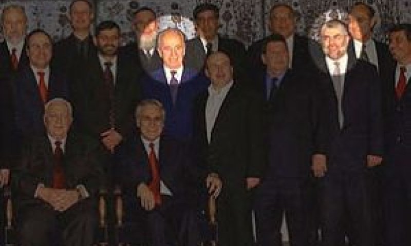 בניזרי ופרס בצילום משותף כשרים בממשלת שרון [צילום: לע"מ]