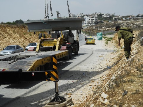 פתיחת מחסום ביר נבאללה היום [צילום: דובר צה"ל]