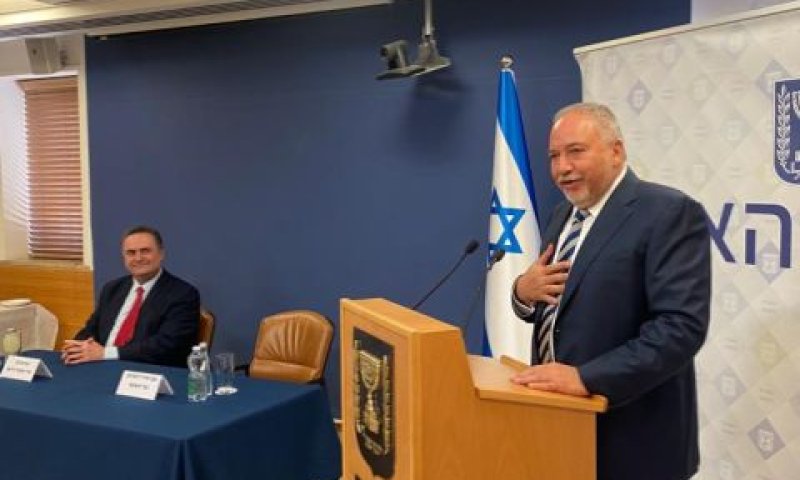 ליברמם בטקס החילופים [צילום: דוברות משרד האוצר]
